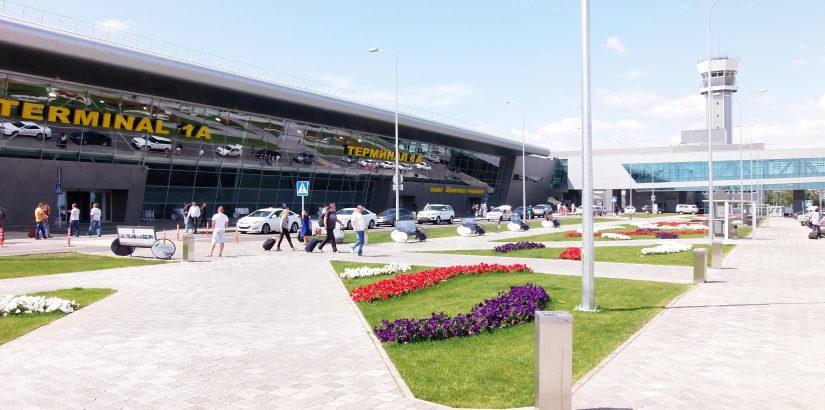 Привокзальная площадь аэропорта Казань